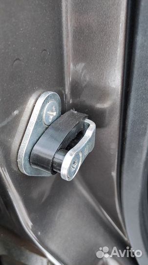 Демпферы замков дверей