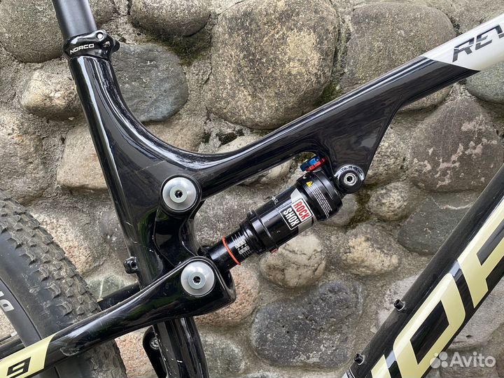 Карбоновый двухподвесный велосипед