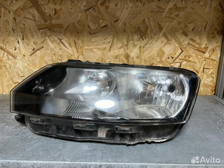 Фара Skoda rapid 1