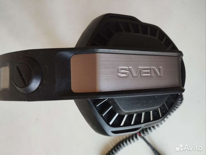 Проводные наушники