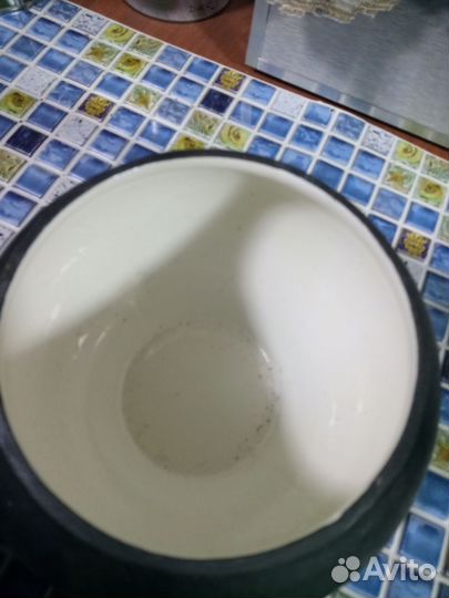 Набор чугунных горшков,три штуки