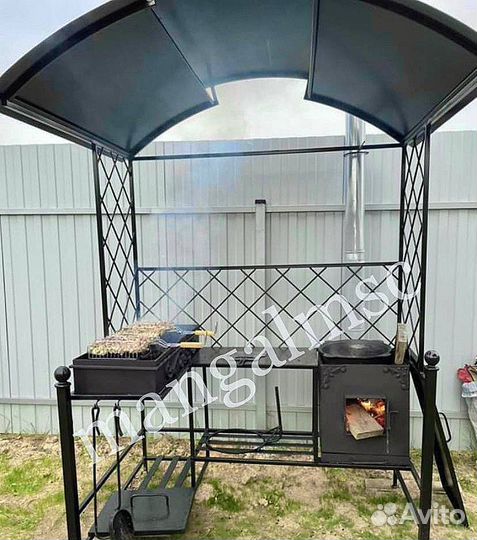 Мангал с крышей