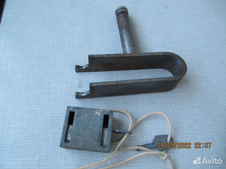 Замок на педаль. навесной гаражный 17.5 см.СССР