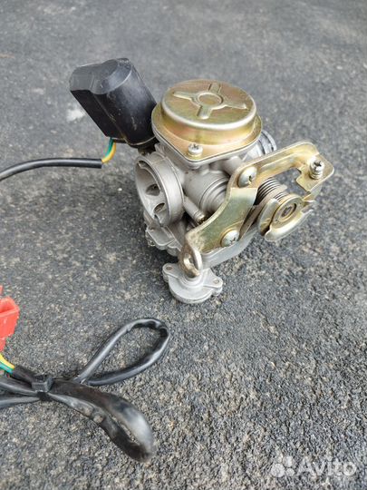 Карбюратор на китайский скутер 4 т
