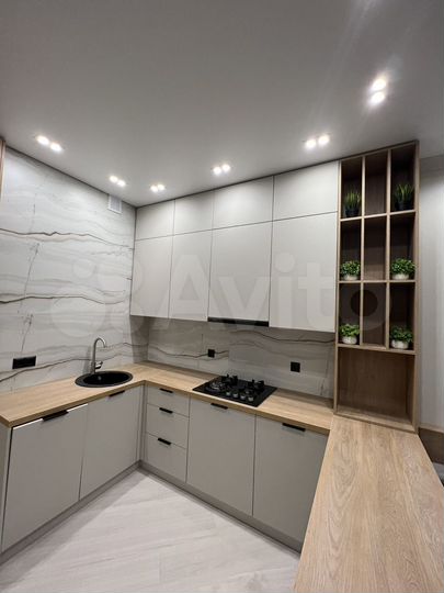 2-к. квартира, 62 м², 10/18 эт.