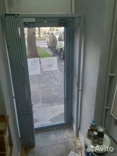 Решетка раздвижная на двери