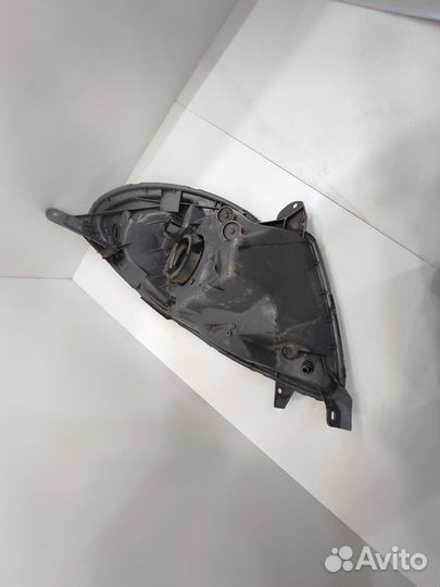 Фара передняя правая Тойота Фанкарго. Галоген