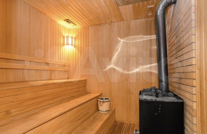 Дом 260 м² на участке 6 сот.