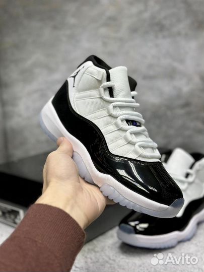 Nike Air Jordan 11 Retro 