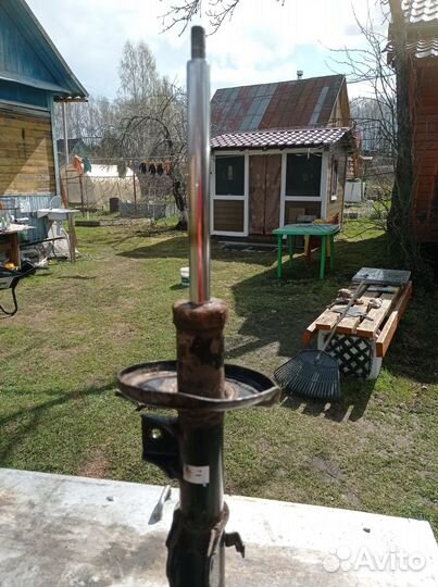 Стойка передняя suzuki grand vitara