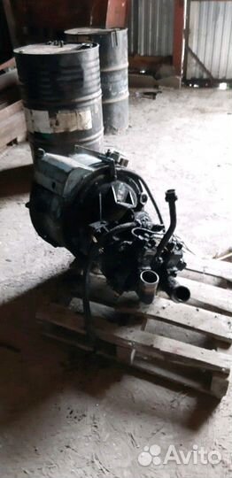 Насос от телескапического эксковатора на базе Маза