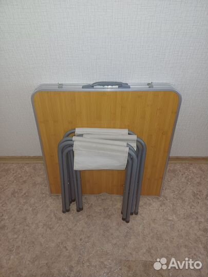 Туристический стол и 4 стула