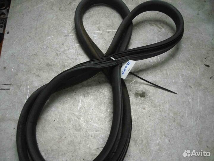 Уплотнитель Peugeot 207 2006-2013