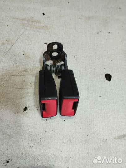 Замок ремня безопасности задний Ford focus I фopд