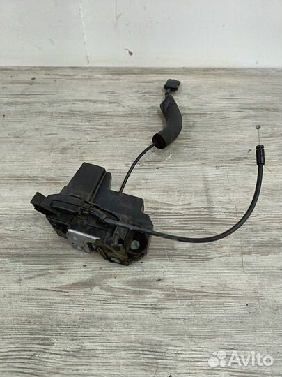 Замок двери передний левый Renault Megane 3