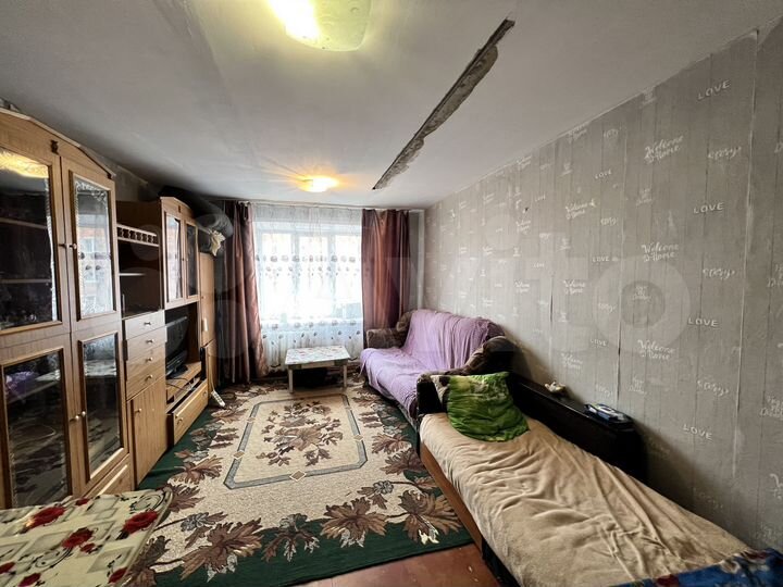 Комната 19 м² в 9-к., 4/5 эт.