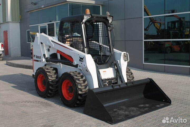 Водитель мини погрузчика бобкет