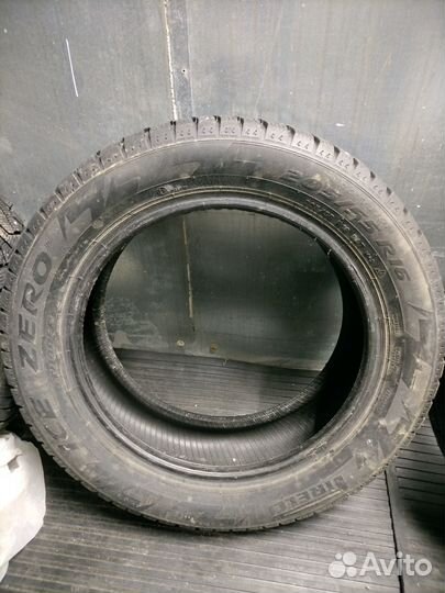 Pirelli Ice Zero 205/55 R16