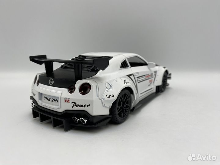 Модель автомобиля Nissan GT-R R35 Металл 1:24