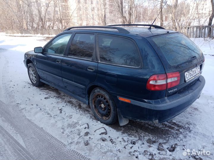 Дверь volvo s40