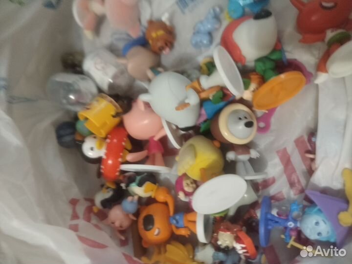 Игрушки из киндера пакетом