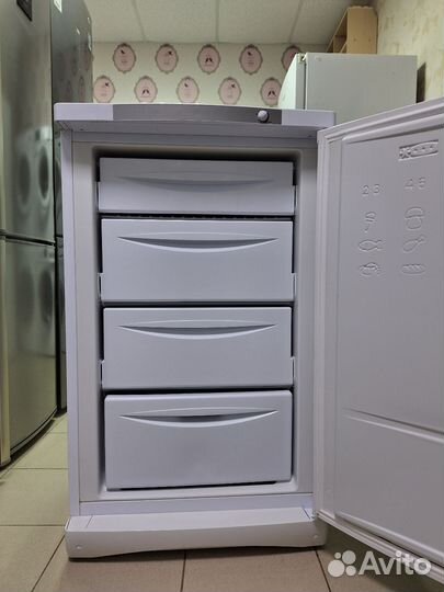 Морозильная камера Indesit 100х60х60