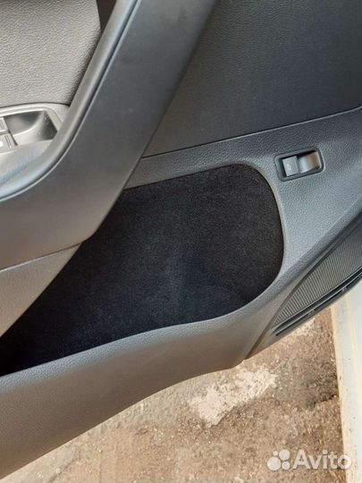 Карпет в ниши дверей VW polo sedan