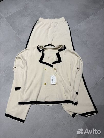 Трикотажный костюм шанель с брюками