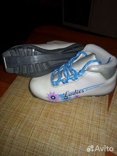 Лыжные ботинки