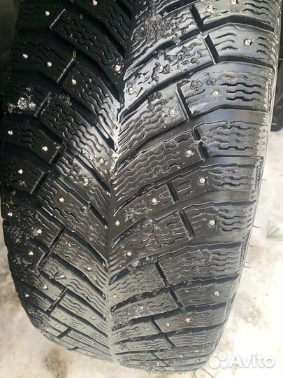Michelin X-Ice North 4 245/45 R19
