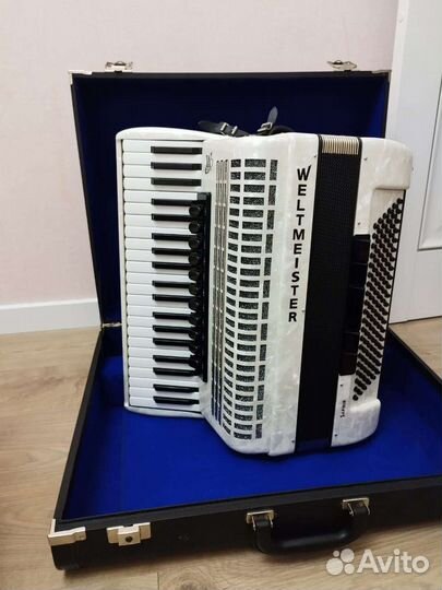 Аккордеон Weltmeister Saphir 41/120/IV/11/5