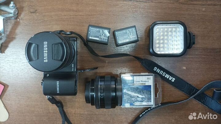 Цифровой фотоаппарат Samsung NX2000