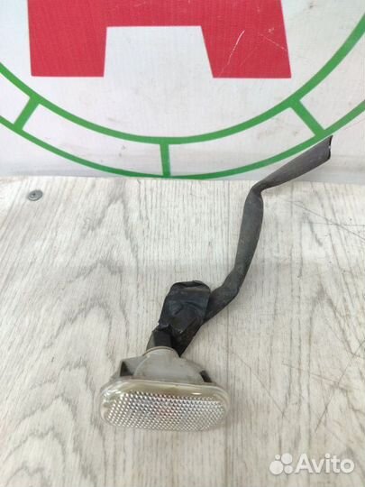 Повторитель в крыло передний Nissan Note E11E