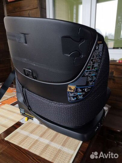 Детское автокресло поворотное maxi cosi axissfix