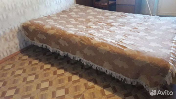 Кровать двухспальная -без матраса