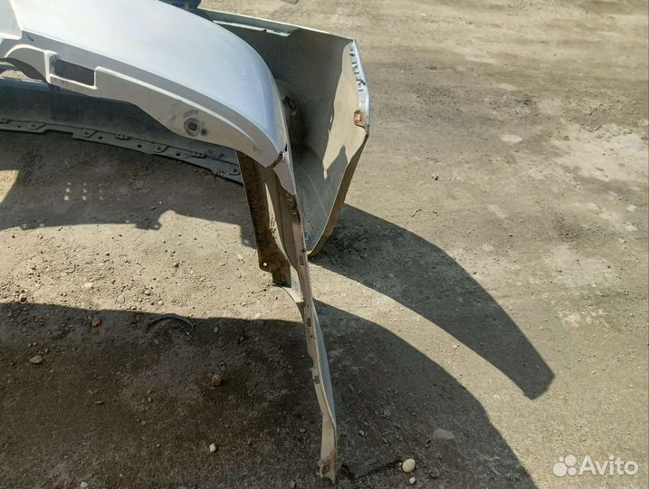 Бампер nissan tiida c11