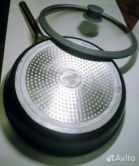 Сковорода Nadoba D28см. Крышка Fissman с силикон