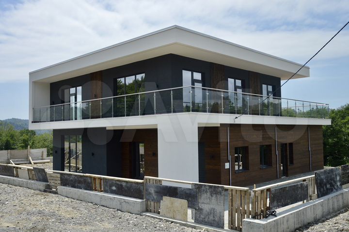 Дом 299 м² на участке 6,6 сот.