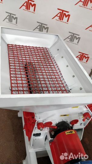 Смеситель для комбикорма двухвальный