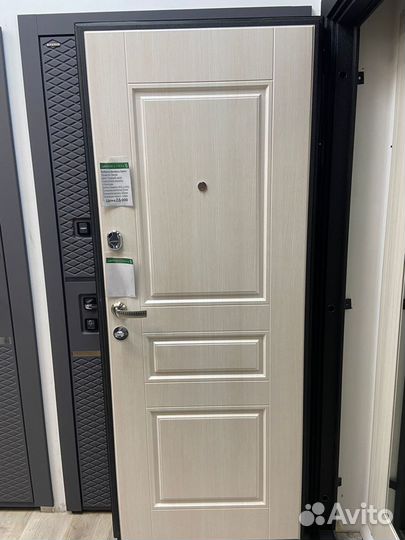 Дверь входная железная новая