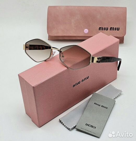 Солнцезащитные очки miu miu