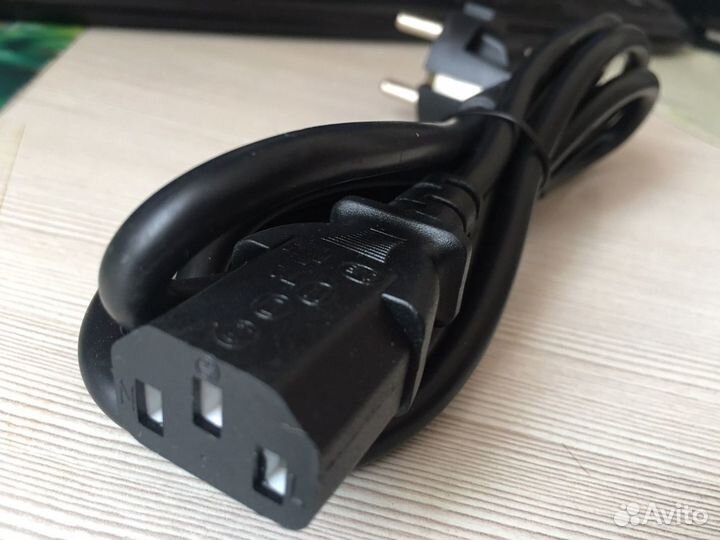 Кабель питания к монитору или принтеру
