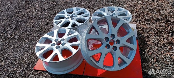 Оригинальные литые диски R18 Mazda