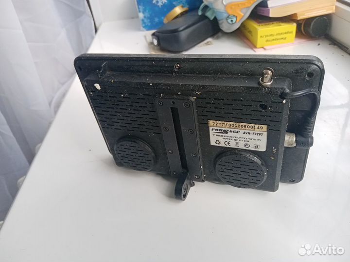 Монитор в автомобили