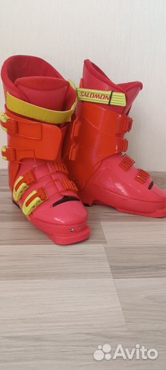 Горнолыжные ботинки женские