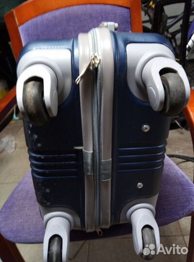 Чемодан на колесах