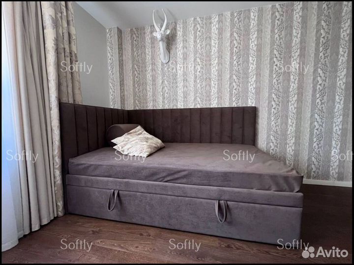 Детская кровать с мягкой спинкой