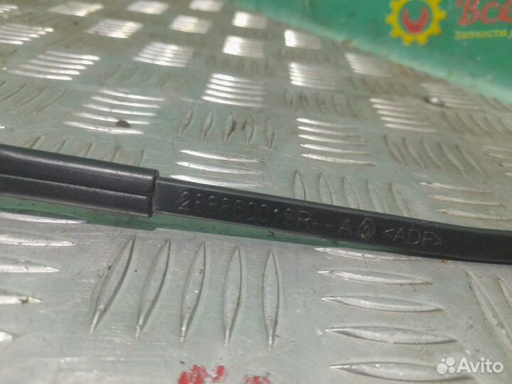 Поводок дворников Renault Fluence седан 1.6 2010