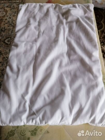 Детское одеяло и подушка в кроватку