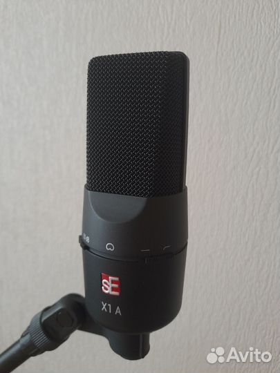 Студийный микрофон sE electronics x1 a